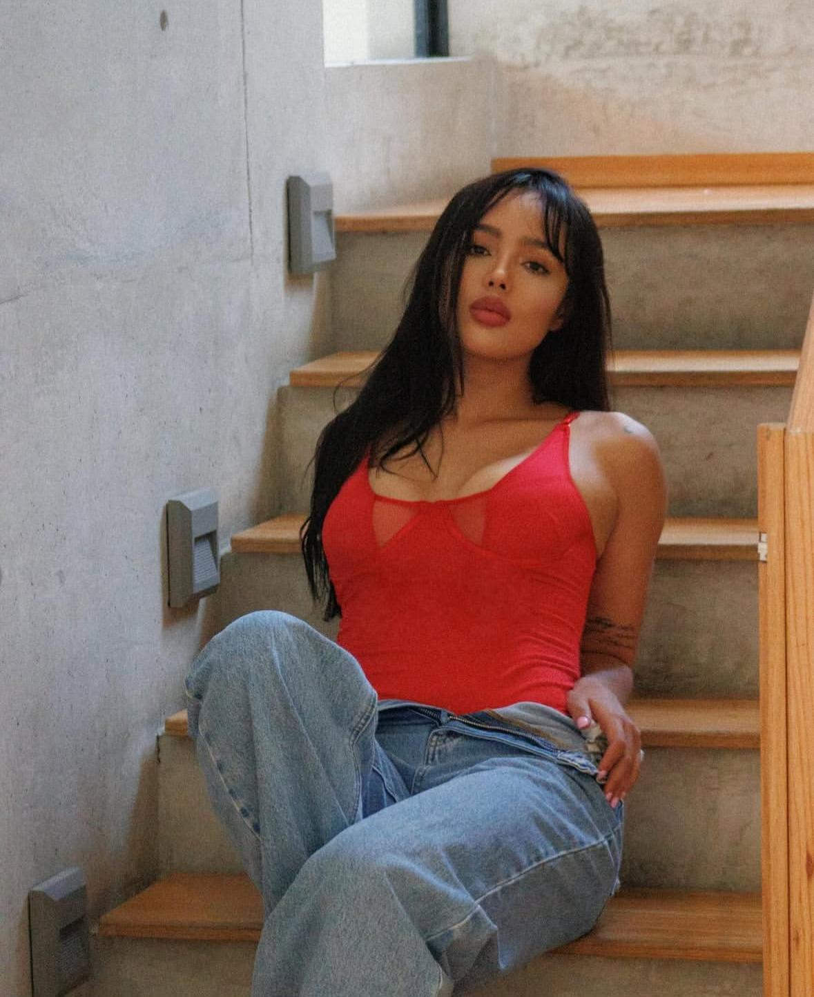 Escort - ARIANA - Ibiza Tops